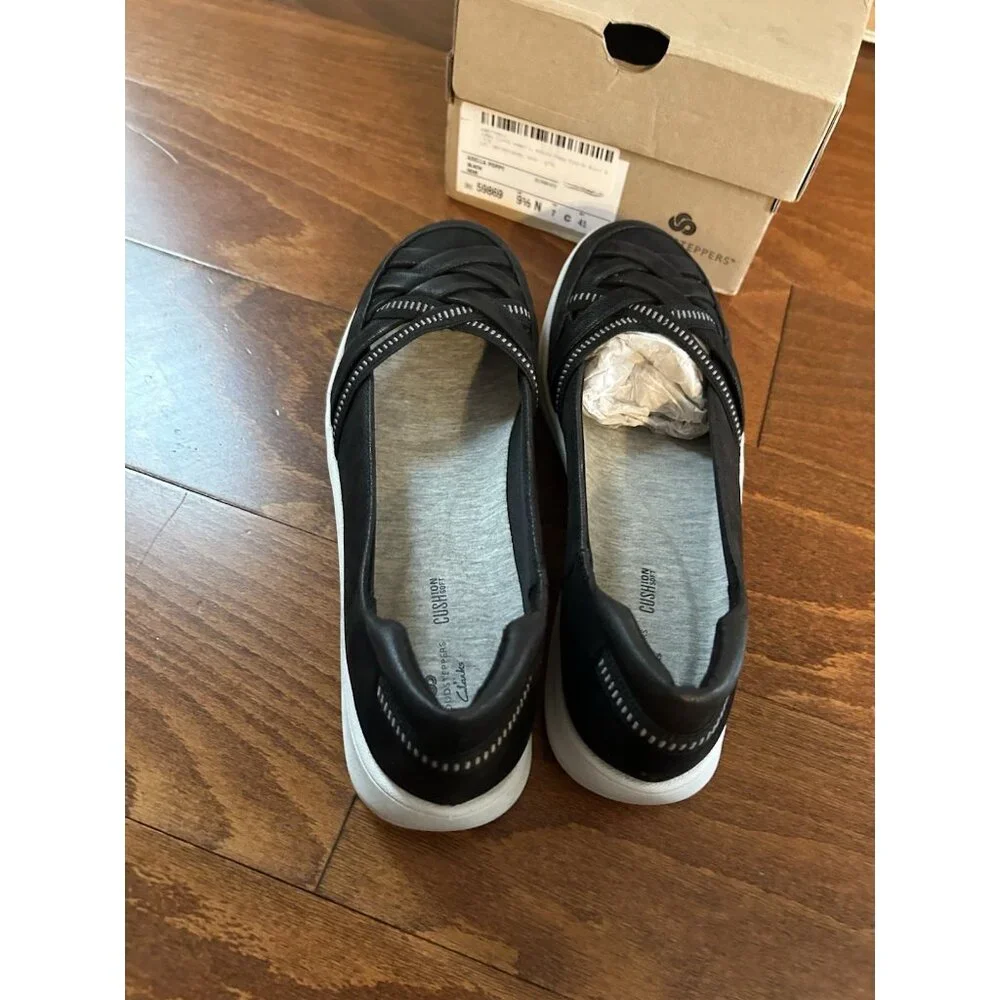 Clark’s‎ Cloudsteppers Adella Poppy Shoes NEW Size 9.5 N Black Flats Comfort